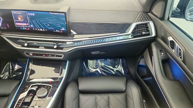 Used 2025 BMW X5 xDrive40i w/ M Sport Package image 38