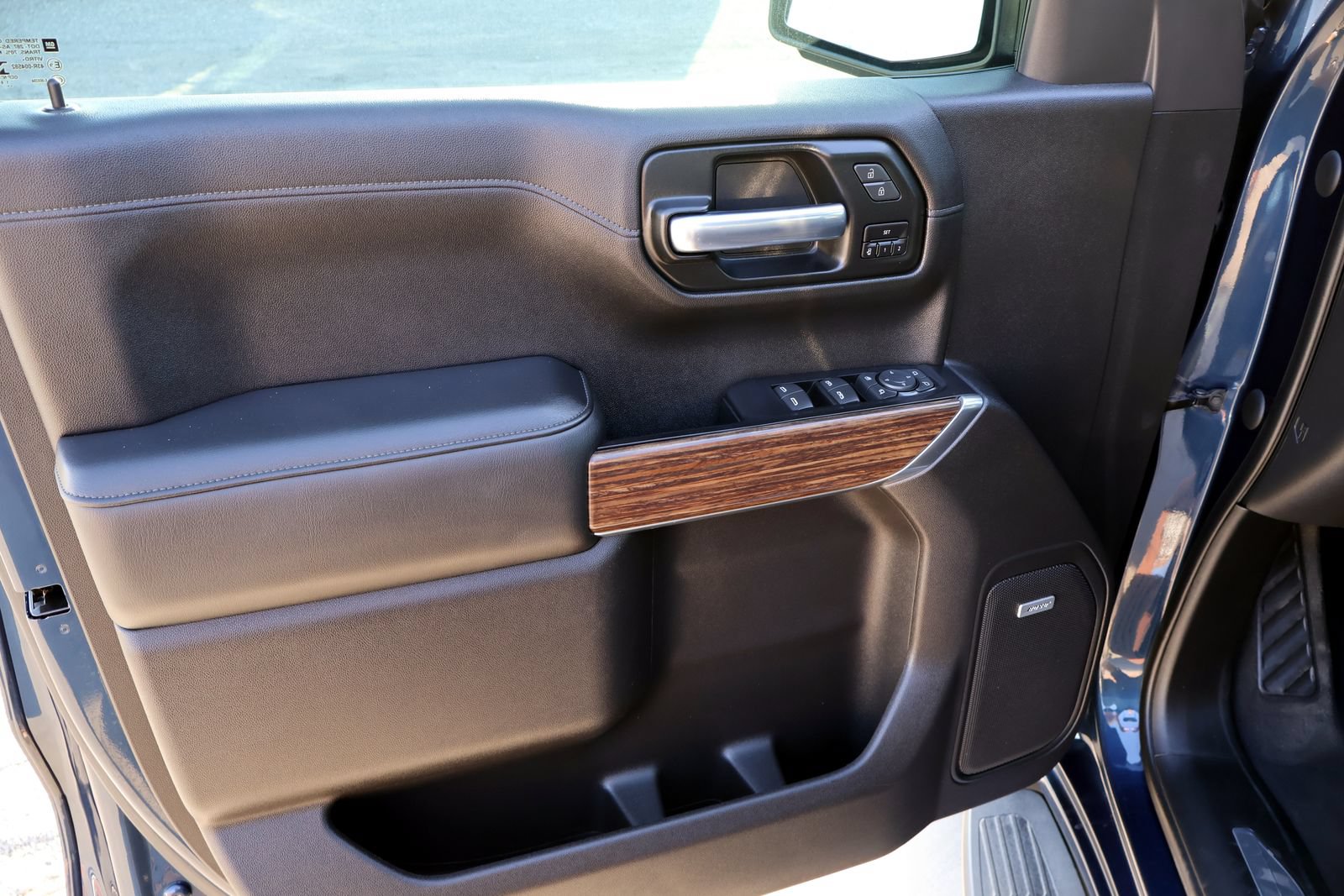 Used 2020 Chevrolet Silverado 1500 High Country AWD/4WD image 16