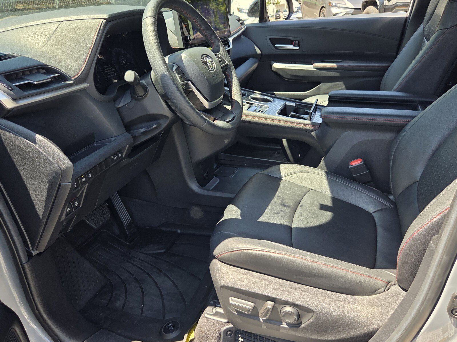 Certified 2025 Toyota Sienna XSE w/ XSE Plus Package AWD/4WD image 14