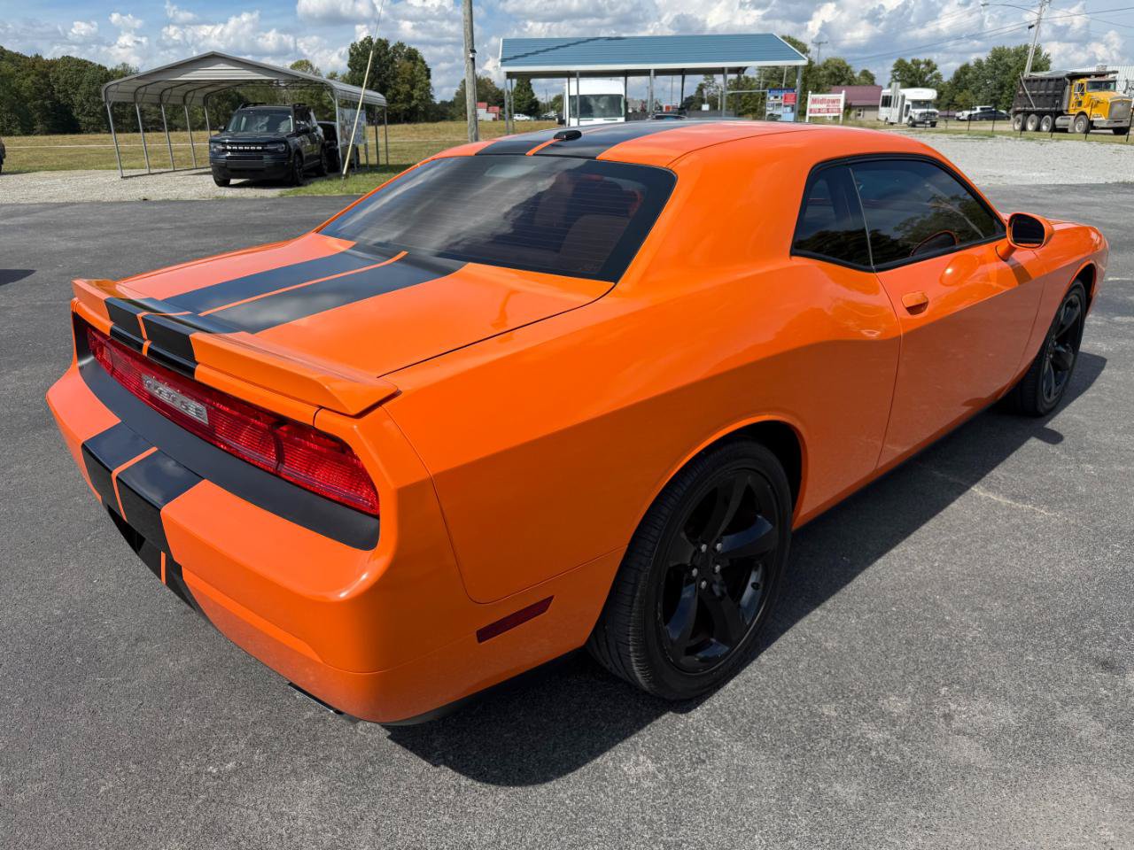 Used 2014 Dodge Challenger R/T w/ Blacktop Package RWD image 8