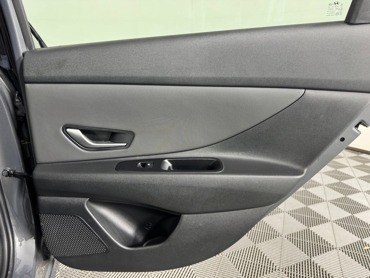 Used 2025 Hyundai Elantra Limited FWD image 31