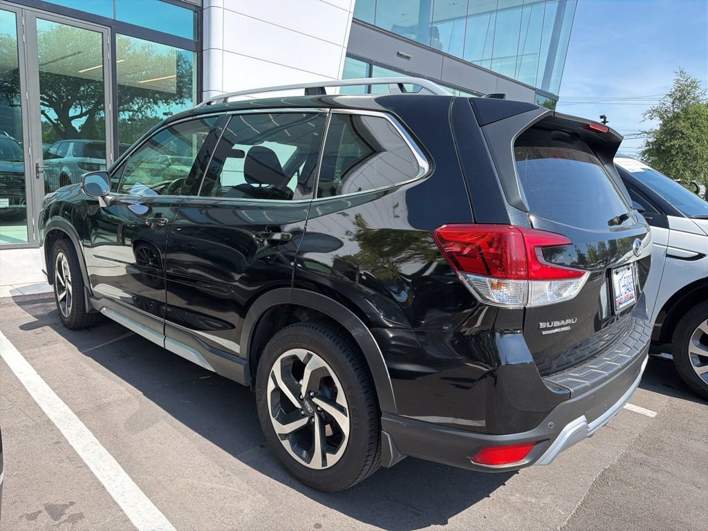 Used 2022 Subaru Forester Touring AWD/4WD image 2