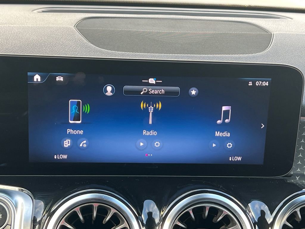 Used 2024 Mercedes-Benz GLB 250 image 8