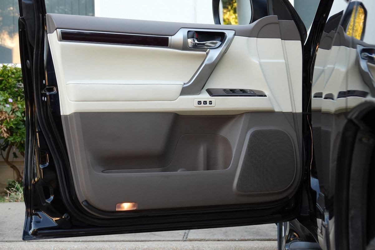 Used 2014 Lexus GX 460 w/ Premium Package AWD/4WD image 39