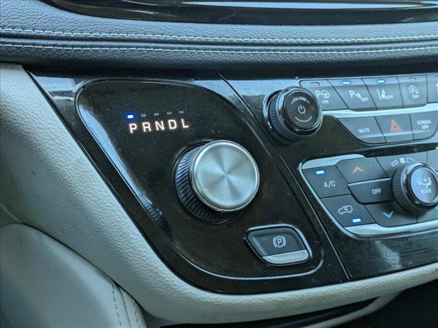 Used 2023 Chrysler Pacifica Limited FWD image 13