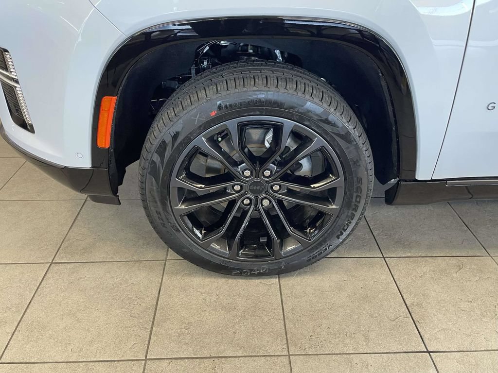 New 2026 Jeep Grand Wagoneer Summit w/ Premium Group III AWD/4WD image 9
