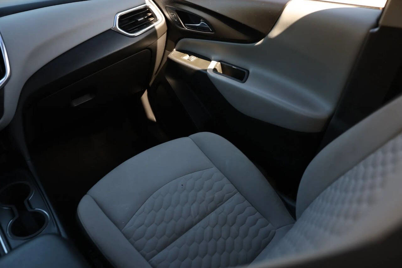 Used 2021 Chevrolet Equinox LS image 42