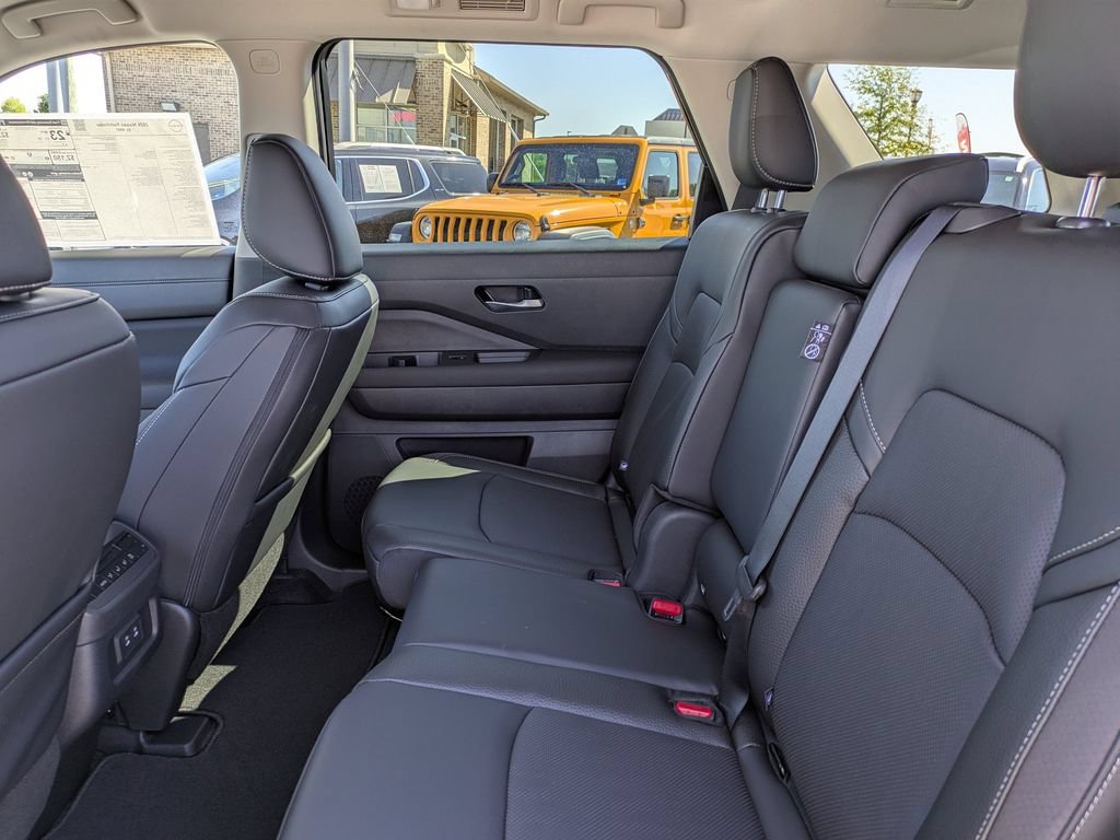 New 2026 Nissan Pathfinder SL AWD/4WD image 14