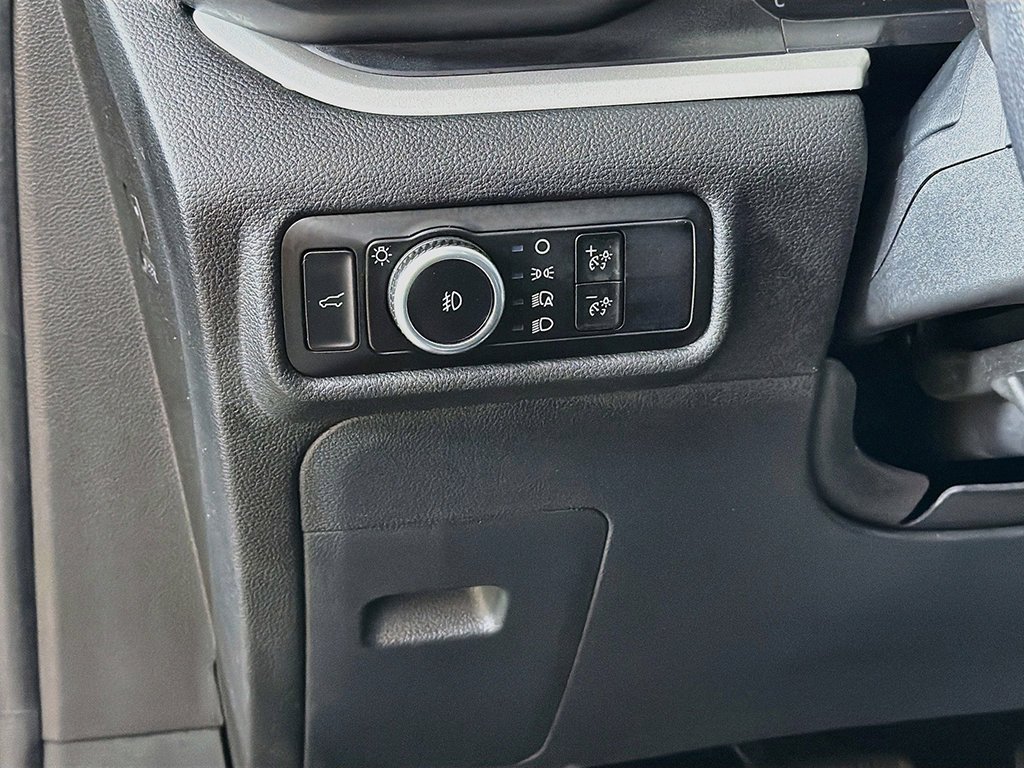 Used 2023 Ford Explorer XLT w/ Equipment Group 202A AWD/4WD image 29
