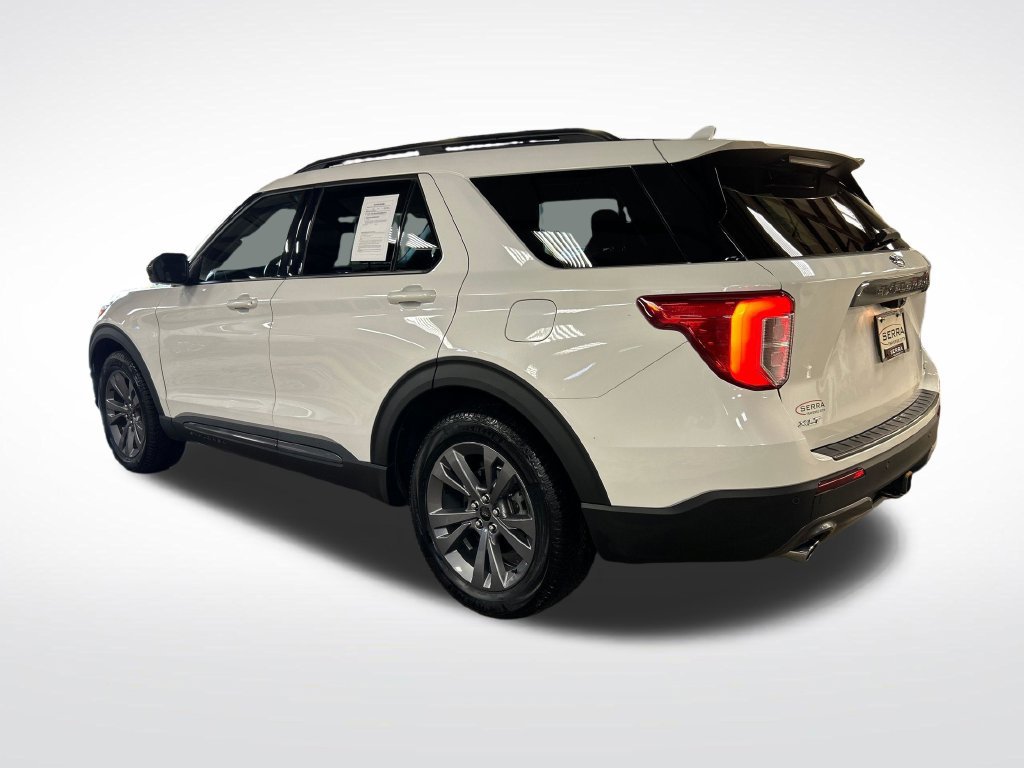 Used 2022 Ford Explorer XLT w/ Equipment Group 202A AWD/4WD image 3
