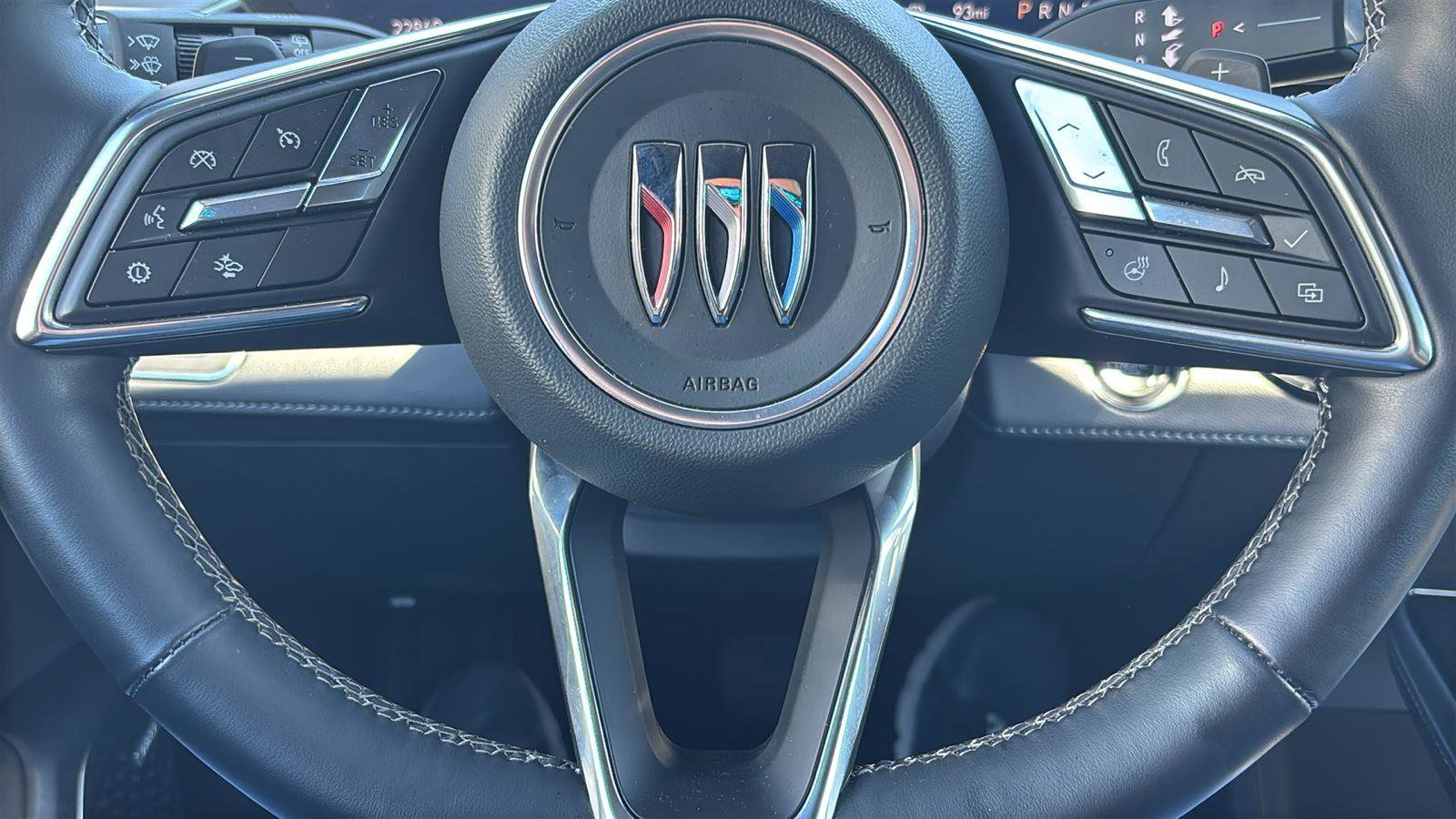 Certified 2025 Buick Enclave Preferred FWD image 27