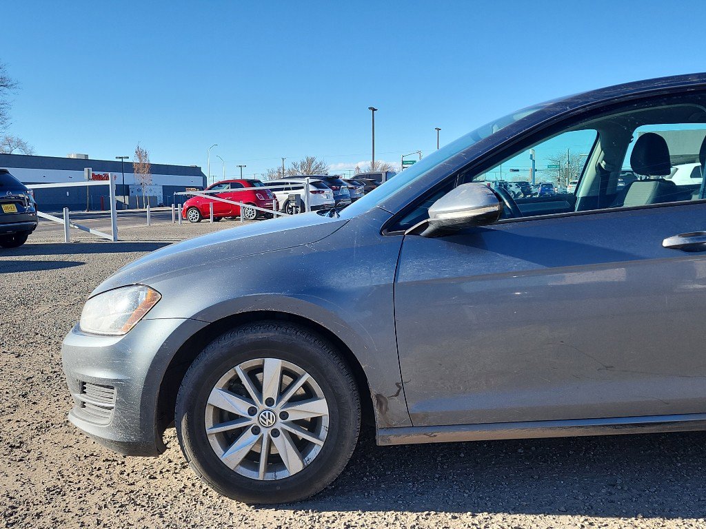 Used 2016 Volkswagen Golf S image 10