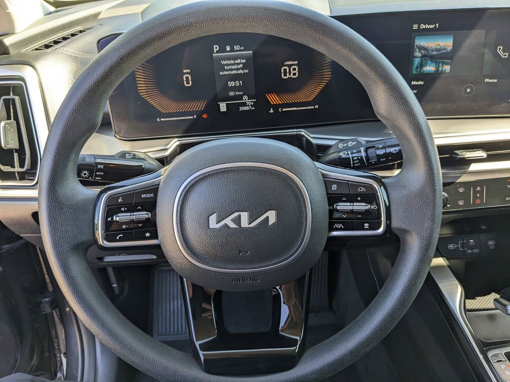 Certified 2025 Kia Sorento LX FWD image 30