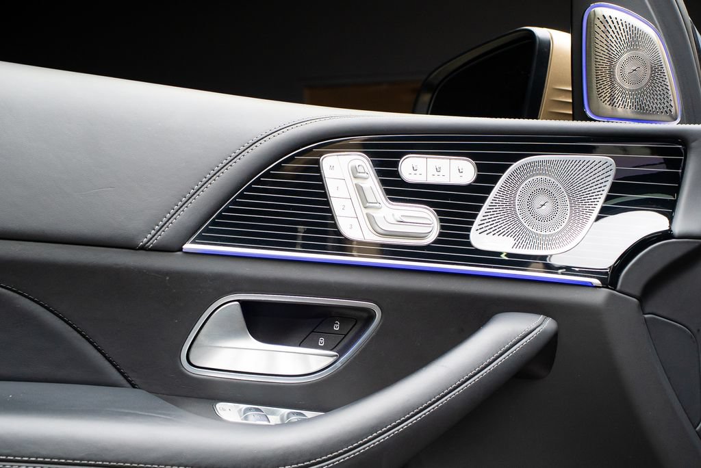 Used 2023 Mercedes-Benz Maybach GLS 600 4MATIC image 33