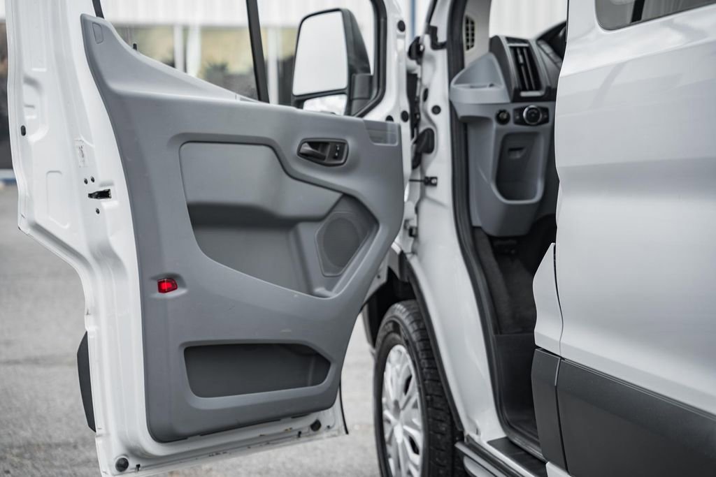 Used 2015 Ford Transit 350 XLT image 29