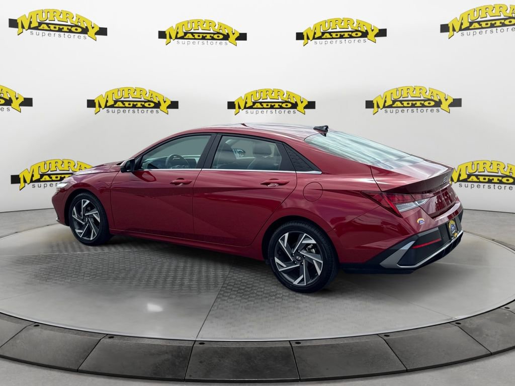 Used 2024 Hyundai Elantra Limited FWD image 3