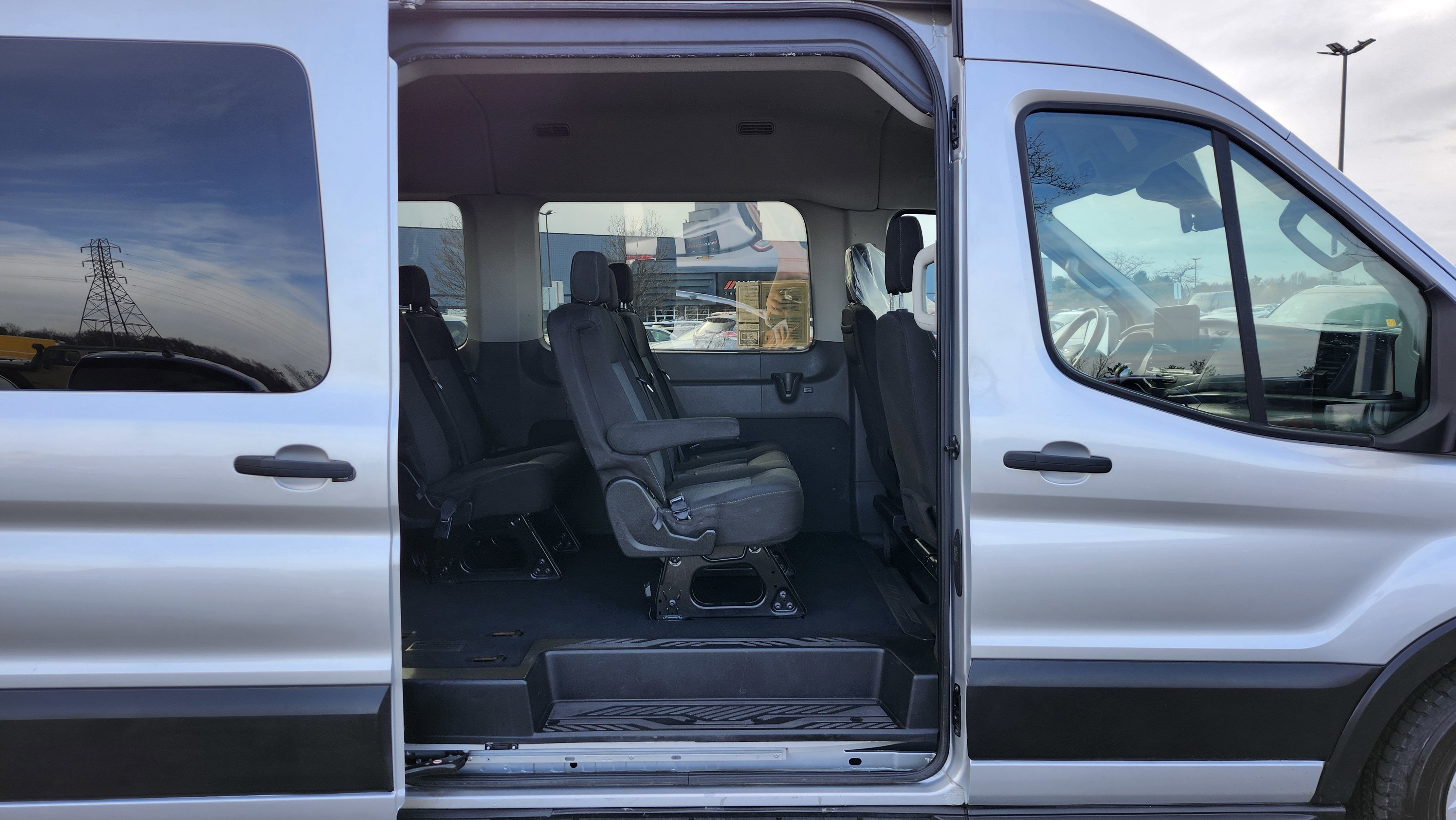 Used 2022 Ford Transit 350 XLT image 21