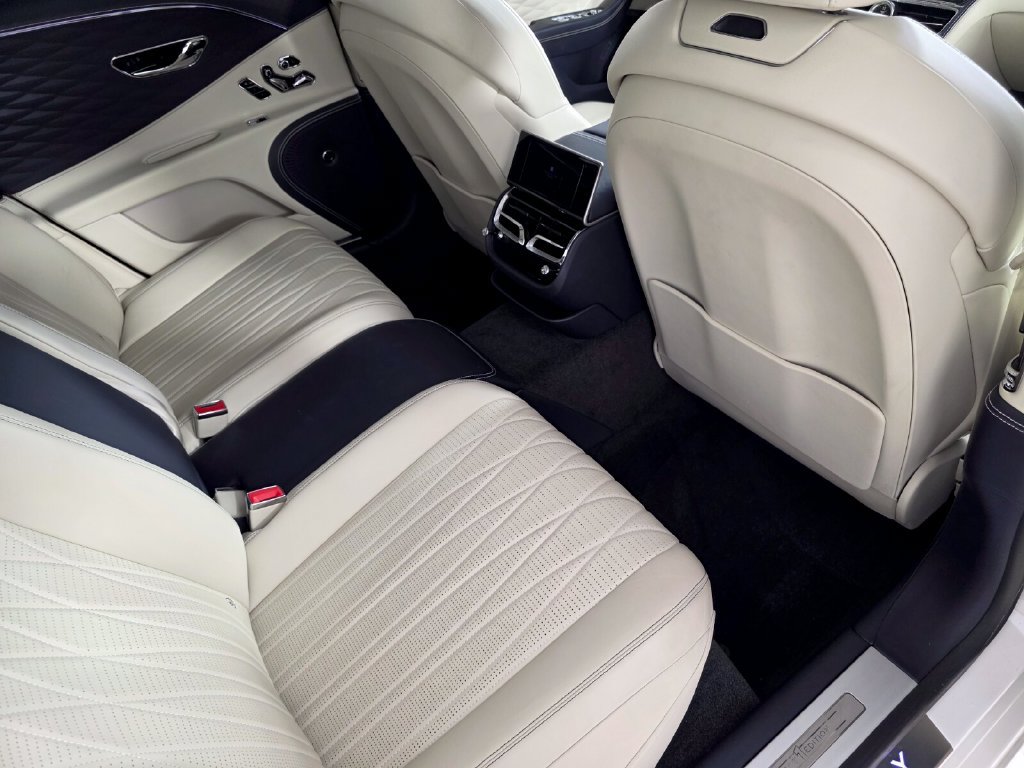 Used 2021 Bentley Flying Spur W12 AWD/4WD image 33