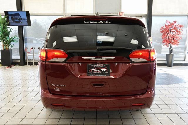 Used 2021 Chrysler Voyager Lxi image 15