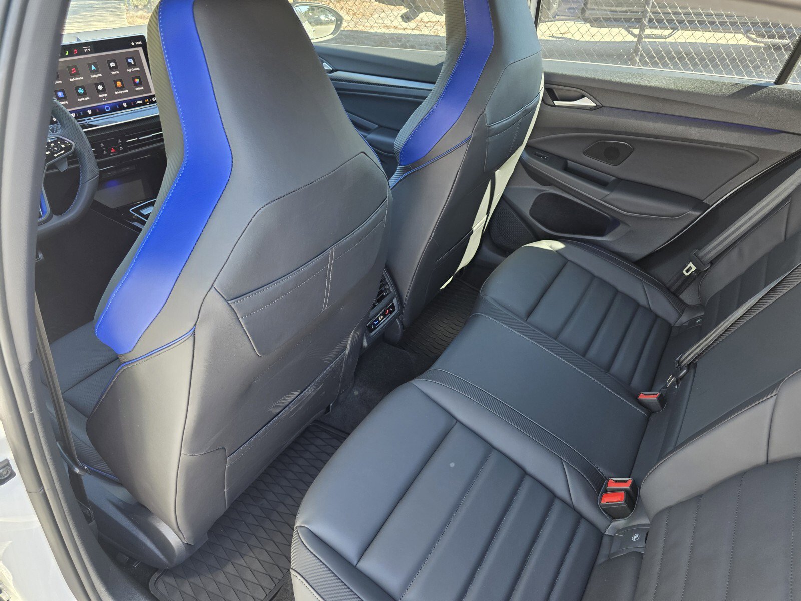 Used 2025 Volkswagen Golf R Black Edition image 15