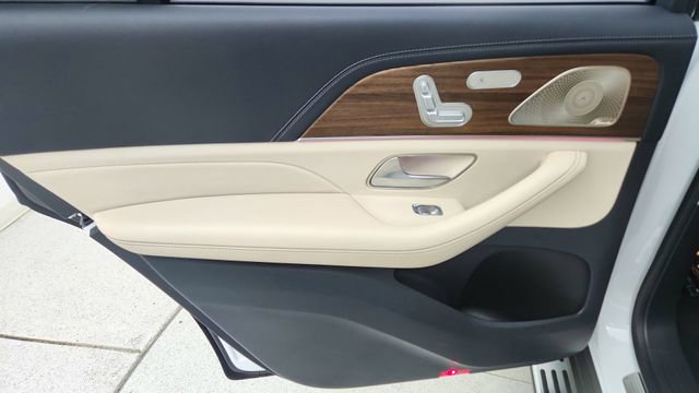 Used 2024 Mercedes-Benz GLS 450 4MATIC image 36