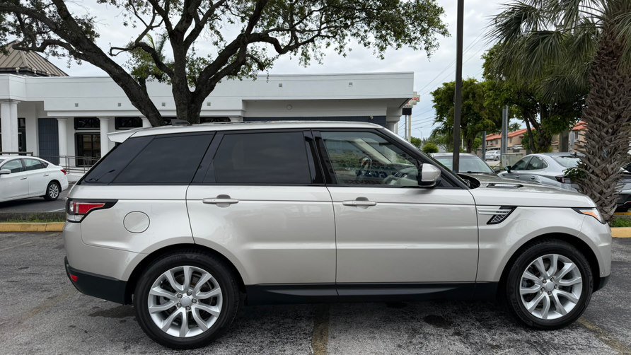 Used 2017 Land Rover Range Rover Sport HSE AWD/4WD image 7