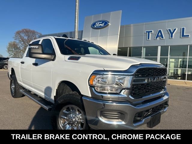 Used 2024 RAM 2500 Tradesman w/ Chrome Appearance Group AWD/4WD image 3
