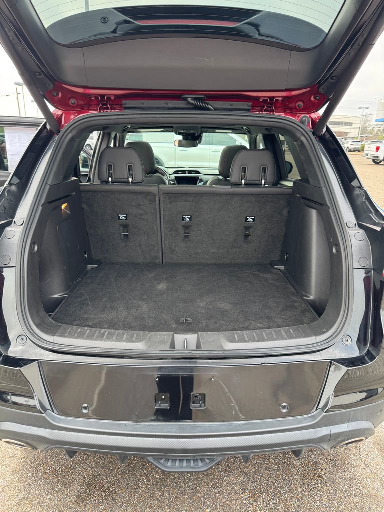 Used 2023 Chevrolet TrailBlazer RS w/ Sun and Liftgate Package image 37