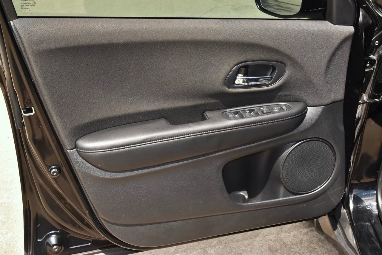 Used 2022 Honda HR-V LX image 32