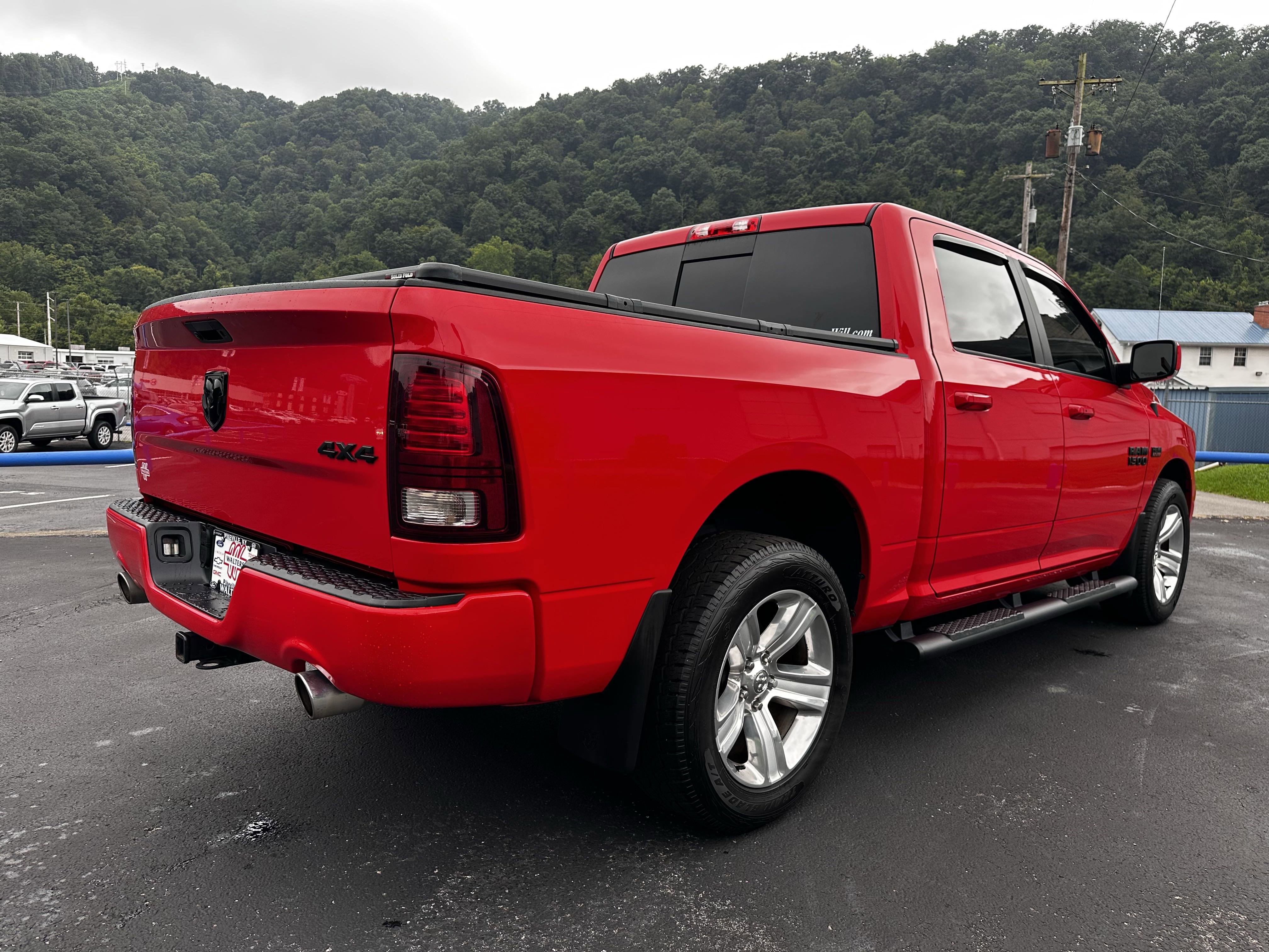 Used 2016 RAM 1500 Sport w/ Comfort Group image 4