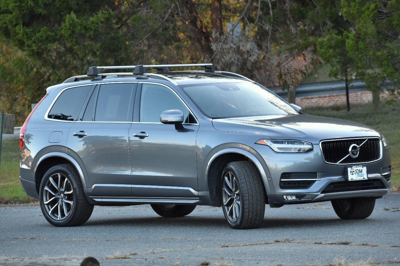 Used 2017 Volvo XC90 T6 Momentum w/ Vision Package AWD/4WD image 4