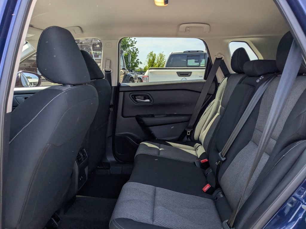 Used 2026 Nissan Rogue SV image 13