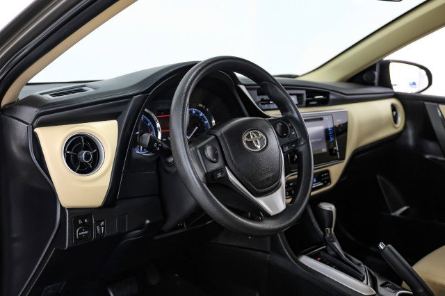 Used 2017 Toyota Corolla LE image 13