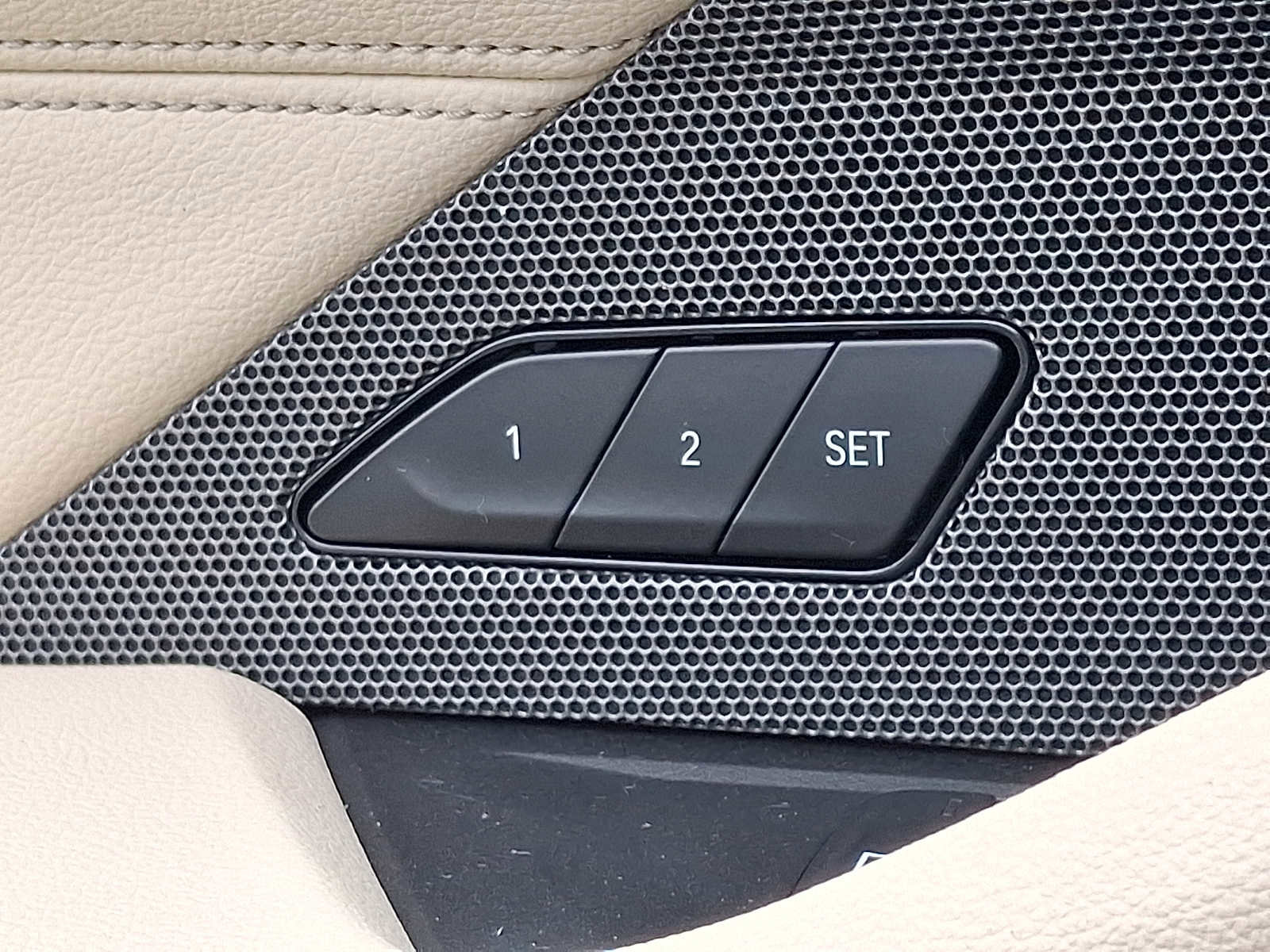 Used 2025 BMW i4 eDrive40 w/ Premium Package image 26