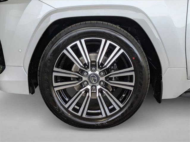 New 2026 Lexus LX 700h Luxury image 9