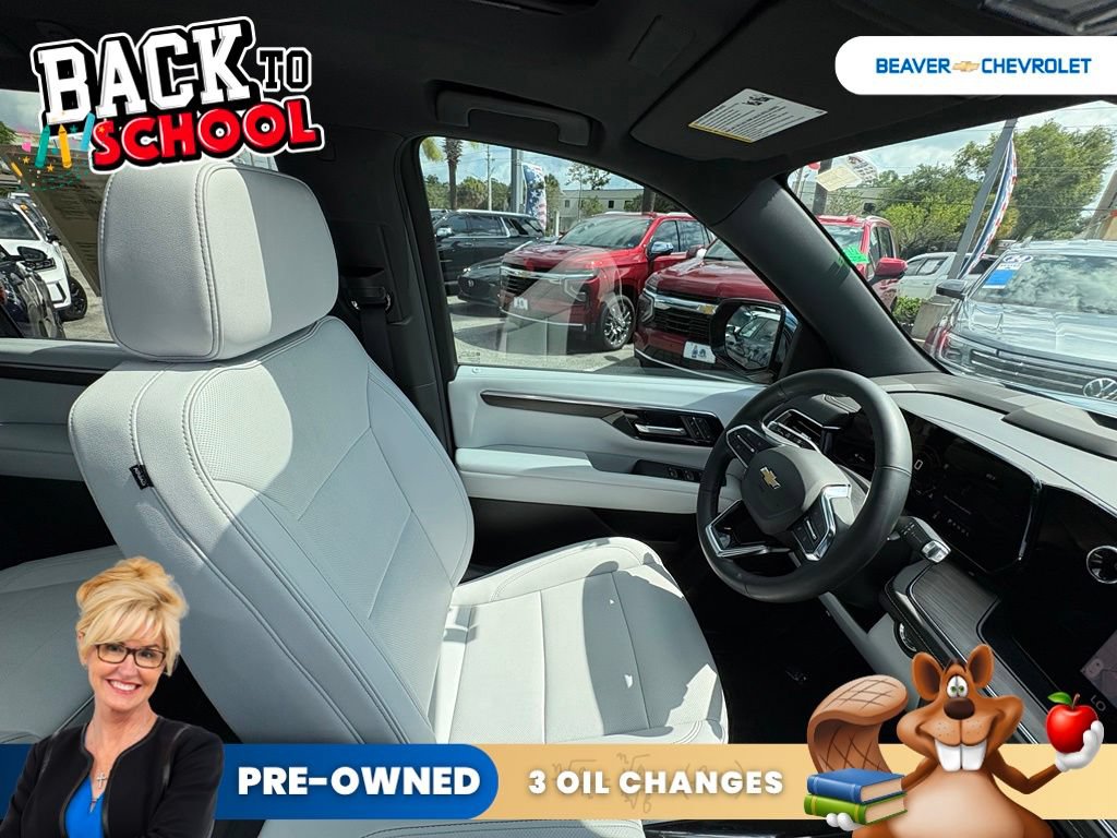 Used 2026 Chevrolet Suburban Premier w/ Sun And Tow Package RWD image 26