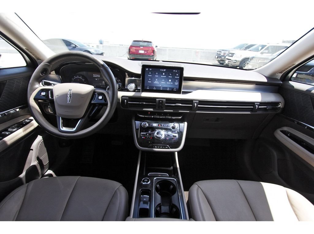 Used 2020 Lincoln Corsair FWD w/ Premium Package image 9