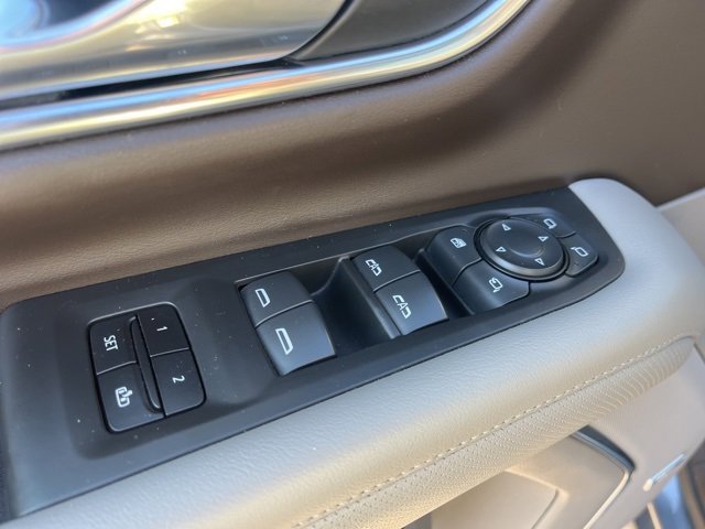 Used 2021 GMC Yukon SLT w/ SLT Premium Package image 13