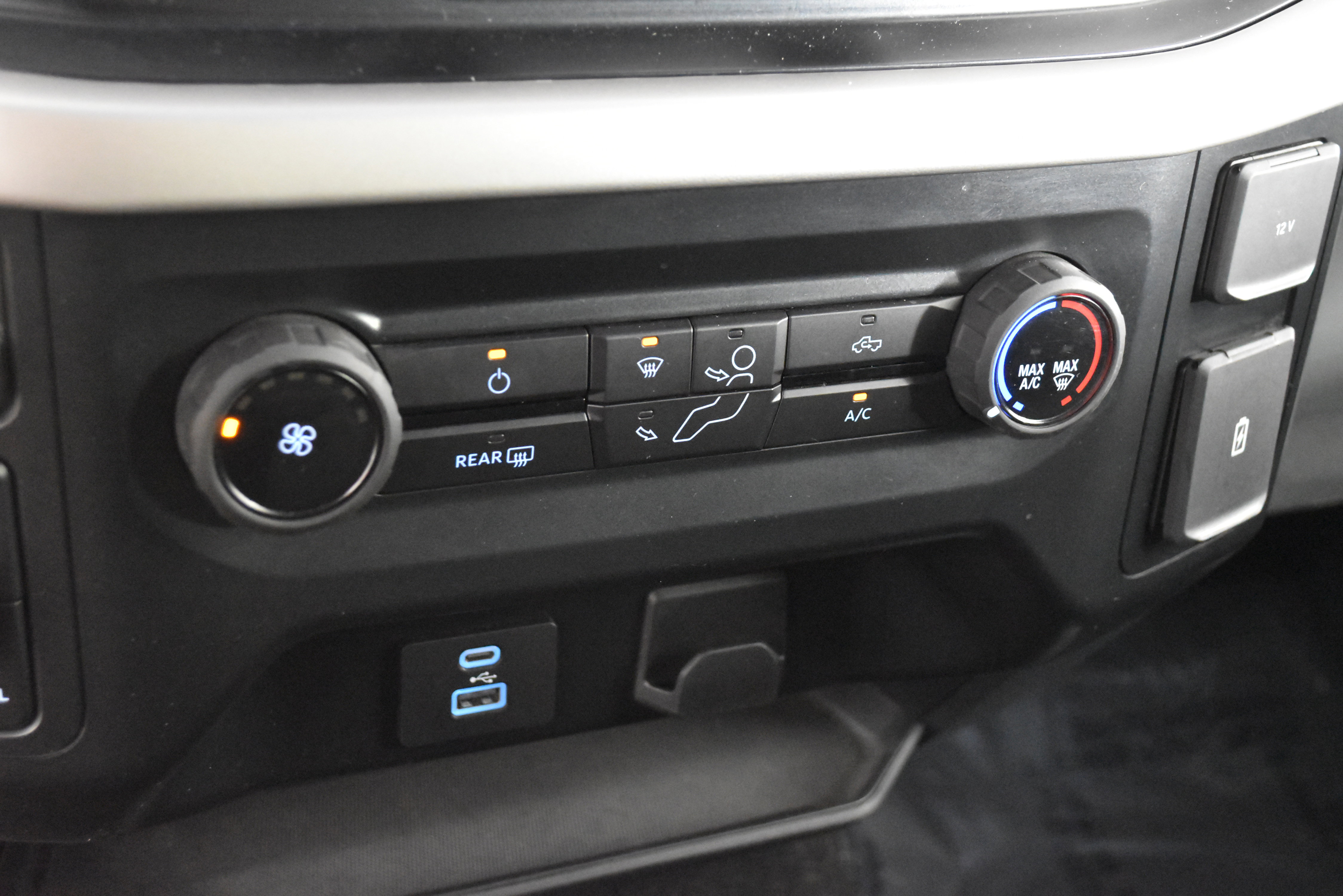 Used 2022 Ford F150 XLT image 32