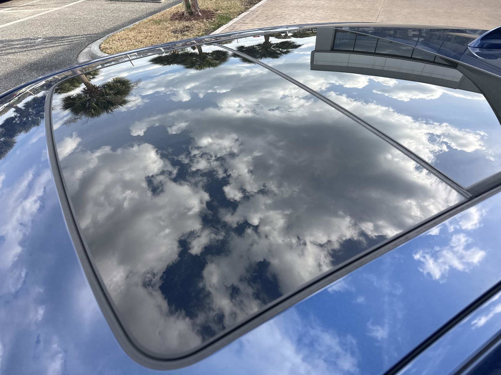 Used 2023 BMW X6 xDrive40i w/ M Sport Package image 11