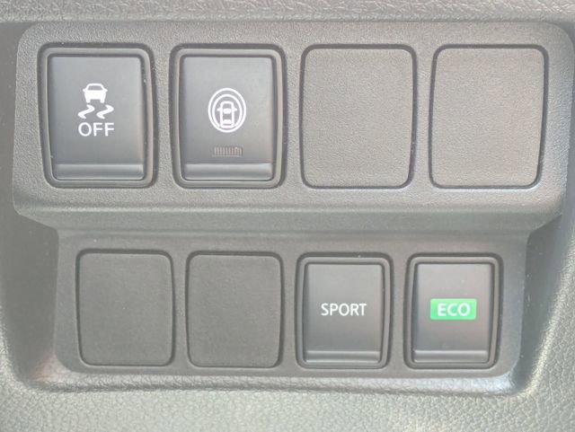 Used 2020 Nissan Rogue Sport SV FWD image 18