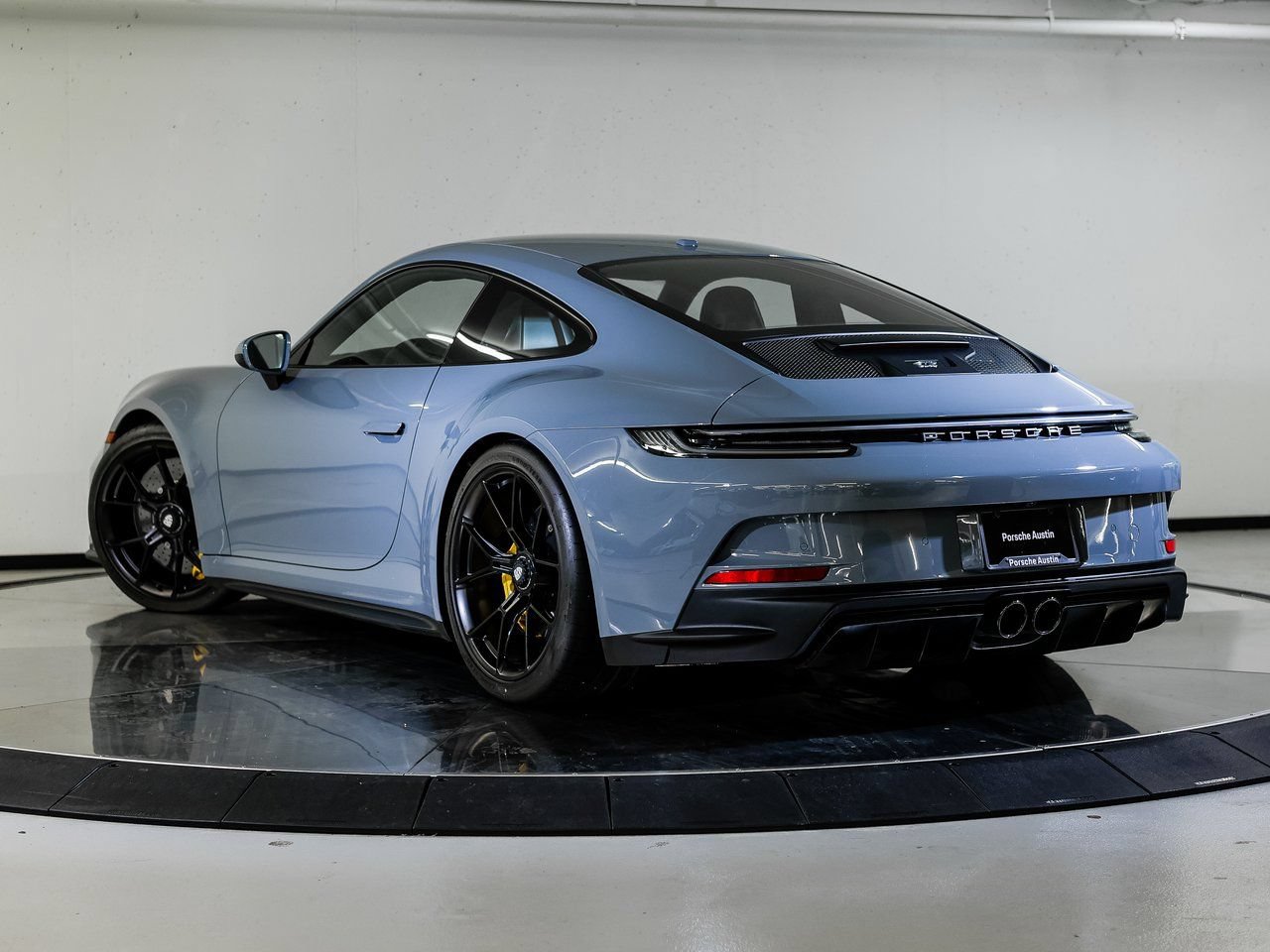 Certified 2024 Porsche 911 GT3 RWD image 3
