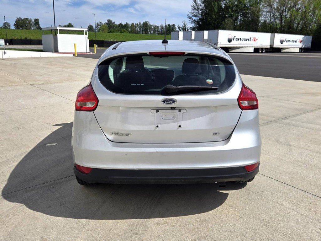 Used 2015 Ford Focus SE w/ SE Cold Weather Package FWD image 6