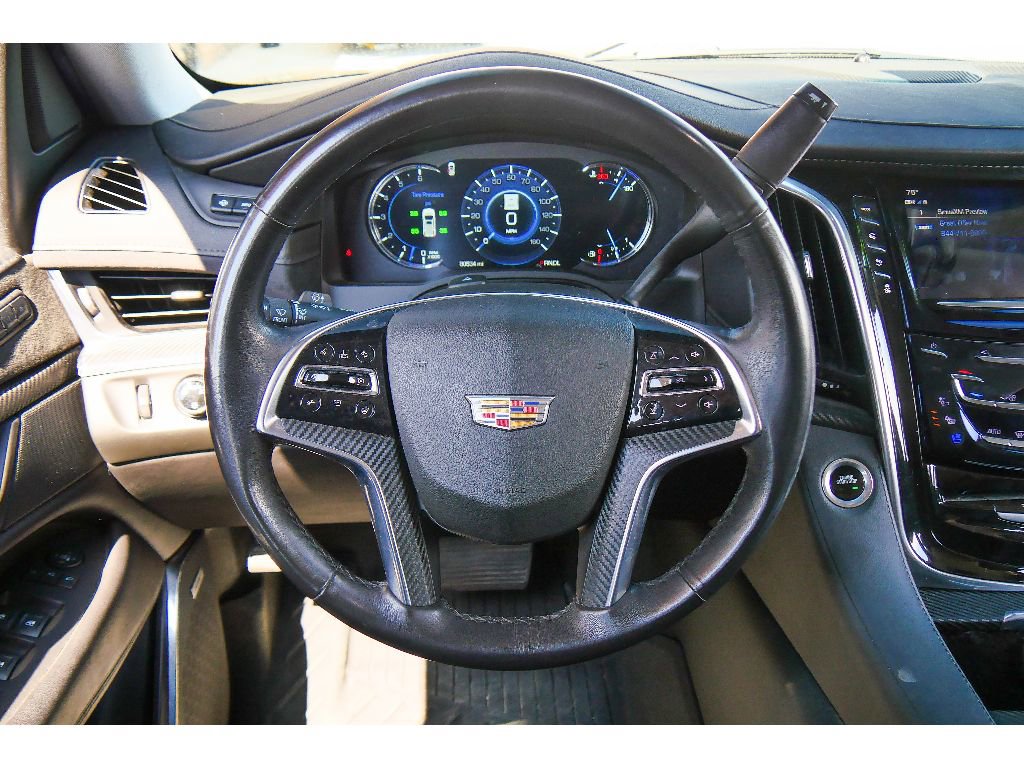 Used 2019 Cadillac Escalade Luxury w/ Escalade Sport Edition AWD/4WD image 22