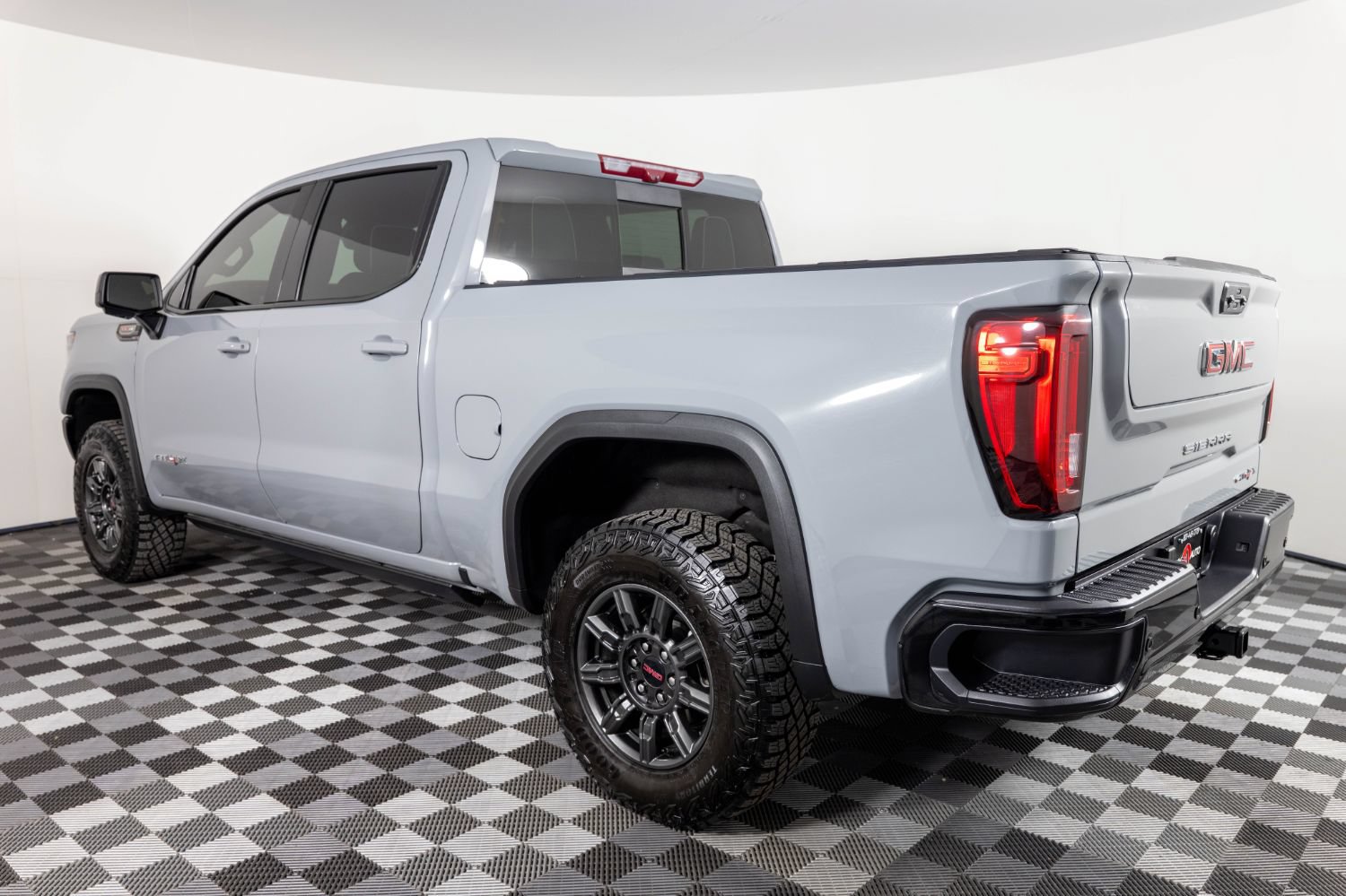 Used 2025 GMC Sierra 1500 AT4X AWD/4WD image 5