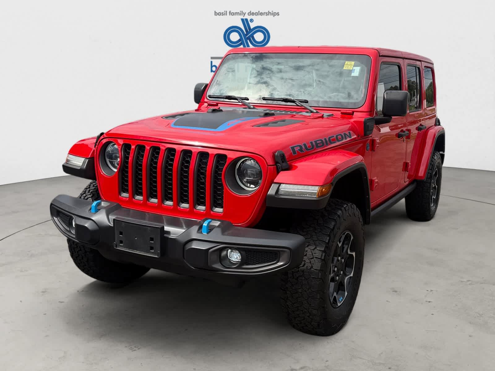 Used 2023 Jeep Wrangler Unlimited Rubicon 4xe w/ Cold Weather Group AWD/4WD image 2