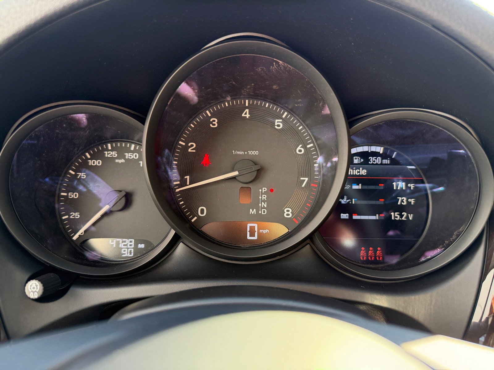 Certified 2025 Porsche Macan AWD/4WD image 18