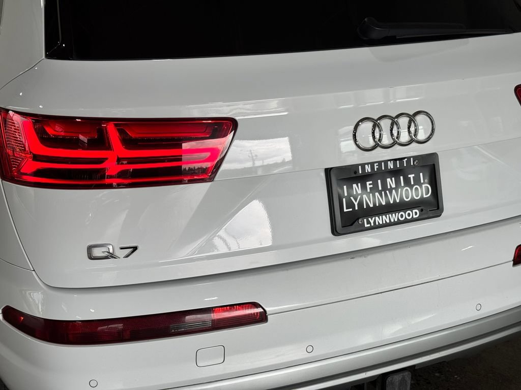 Used 2019 Audi Q7 3.0T Premium Plus w/ Premium Plus Package AWD/4WD image 26
