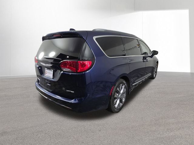 Used 2018 Chrysler Pacifica Limited w/ Tire & Wheel Group image 13