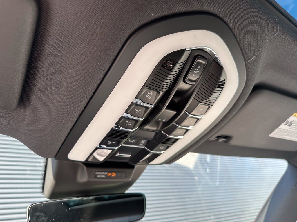 Certified 2026 Porsche Macan S AWD/4WD image 37